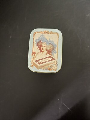 Nabisco s blue Lady Tin