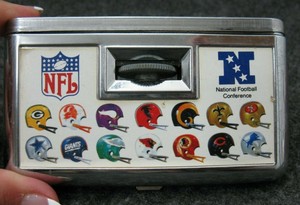 Tasco-NFL-Football-Compact-Folding-Binoculars-AFC-NFC-Helmets