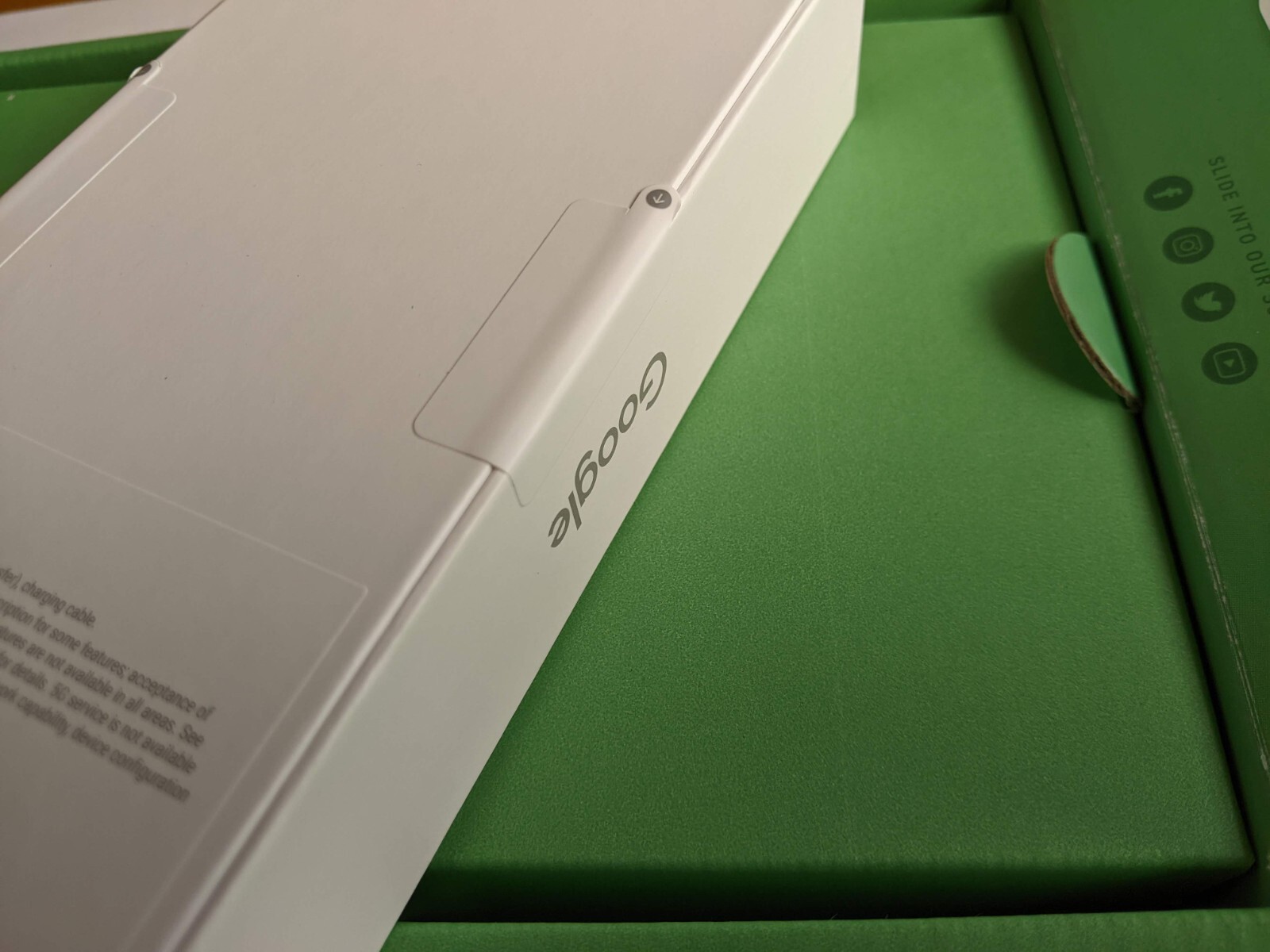 Mint Mobile Locked NEW Google Pixel 7 Pro 128GB Obsidian Black Sealed