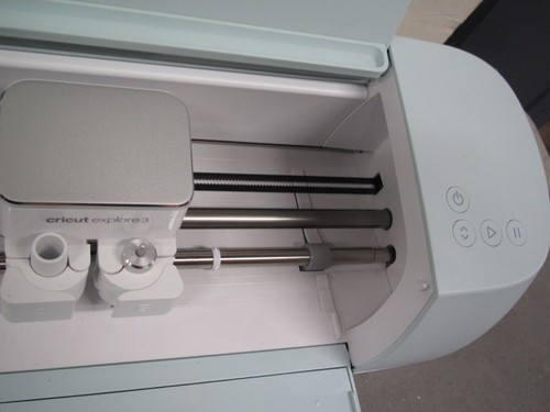 Cricut Explore 3 Die Cutting Machine & Roll Holder for Smart Materials - Picture 9 of 16
