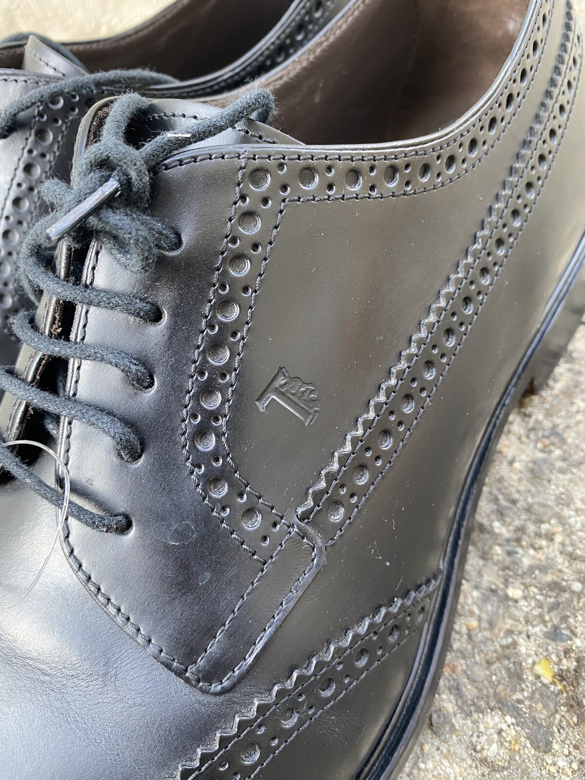 Men's Tod's solid black leather wingtip oxford dress … Gem