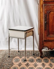Axel, le tabouret gris en formica N°519