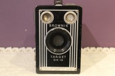 VINTAGE KODAK BROWNIE TARGET SIX-16 BOX CAMERA UNTESTED