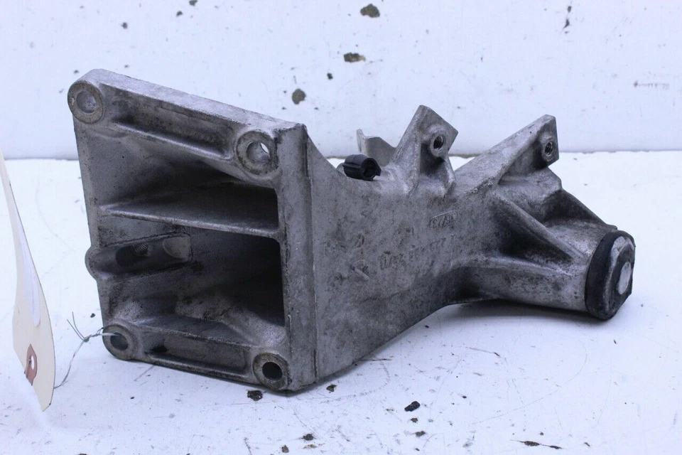 Soporte de montaje BMW X1 2013-2015 OEM usado Foto 2 de 4