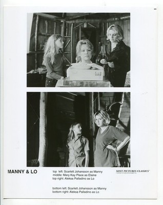 Manny & Lo-8x10-Still-Aleksa Palladino-Scarlett Johansson-Mary Place-VF