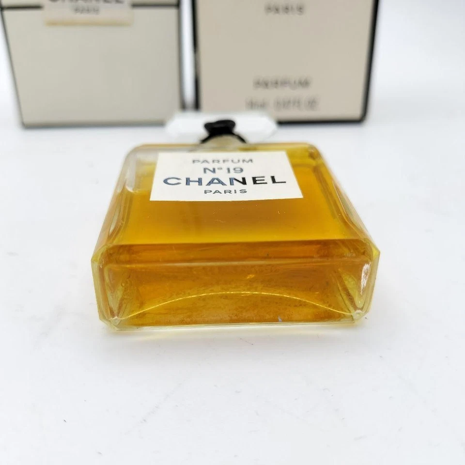 Chanel No.19 Parfum 14ml / 0,47oz Vintage Rare Collectible Extrait Parfum mit Box - Bild 4 von 4