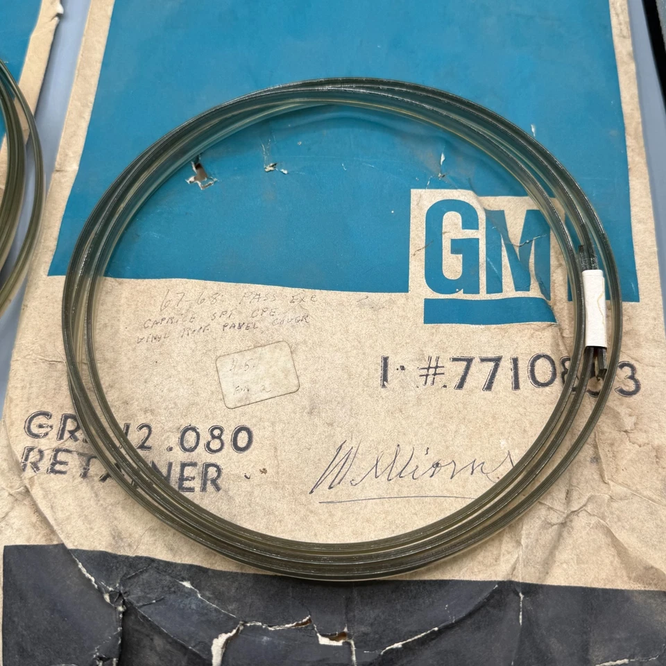 1967 - 1970 GM Chevy Buick Pontiac Olds Cadillac виниловые верхние держатели 7710853 новые из старых запасов - Изображение 2 из 3