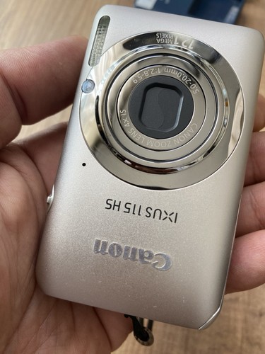 Canon IXUS 115 HS 16 MP Full HD Video Digital Camera Silver w/Charger - Picture 3 of 9