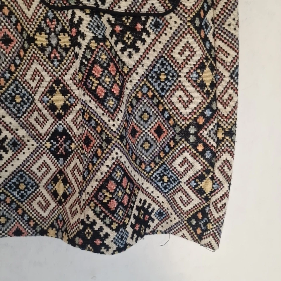 NEW Monsoon multicoloured aztec jacquard print skirt with pockets - Size 22 - Image 3 of 4