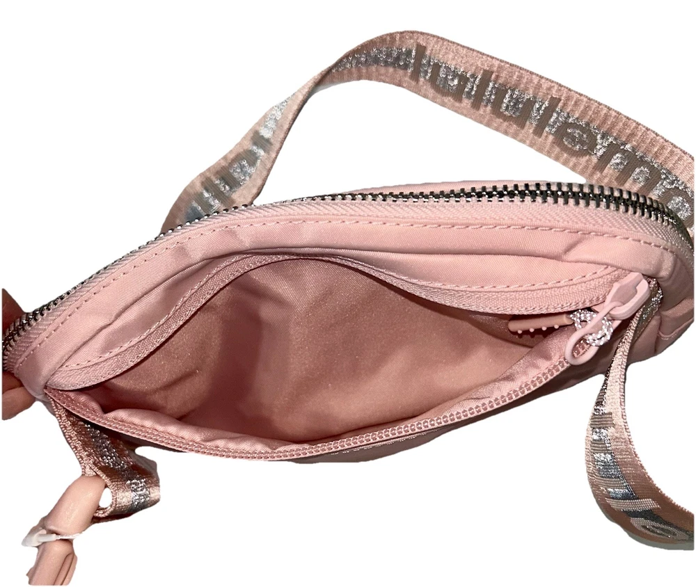 Lululemon Everywhere 1L Belt Bag in Pimi Silver White NWT Authentic Hands-Free