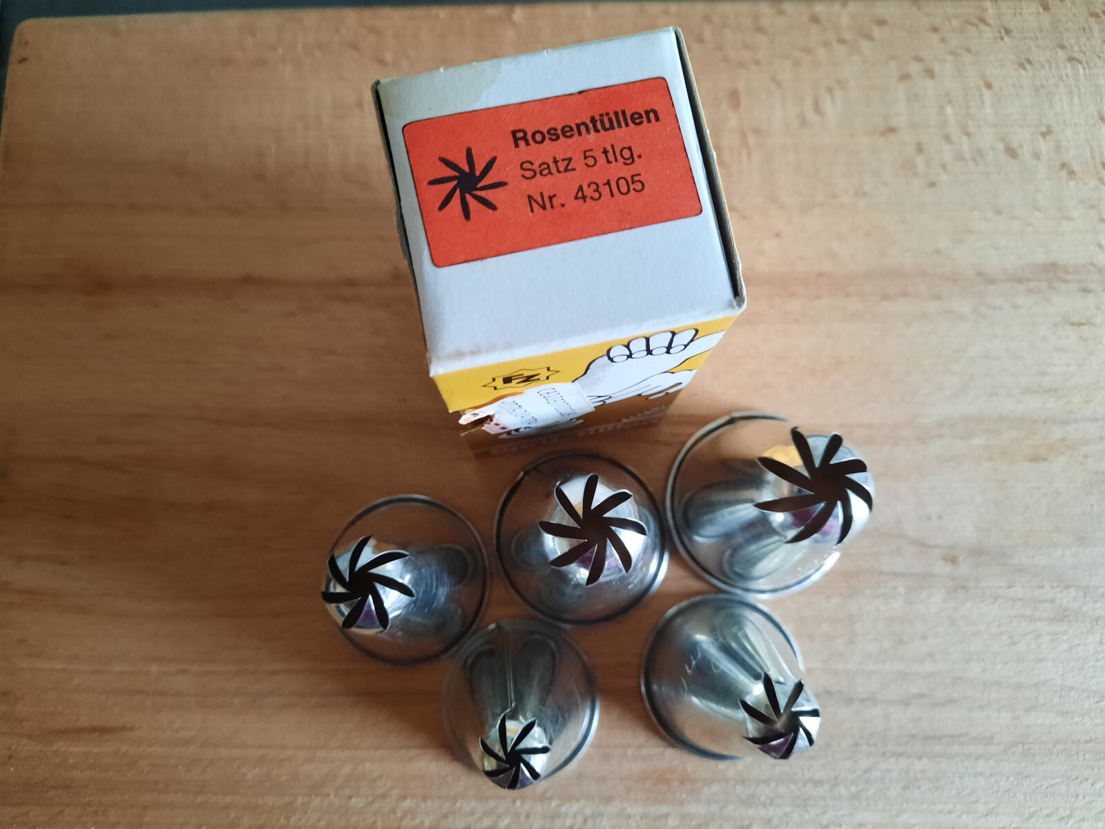 5tl. Rosentülle für den Spritzbeutel aus Weißblech