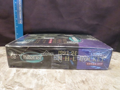 1993-94 PARKHURST SERIES 1 HOCKEY FACTORY SEALED BOX - Picture 3 of 4