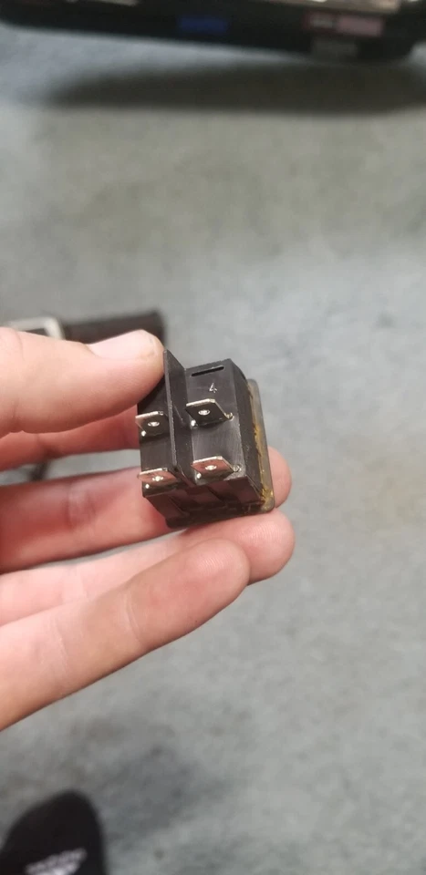 Botón de encendido para scooter eléctrico Currie Ezip Schwinn Foto 3 de 3