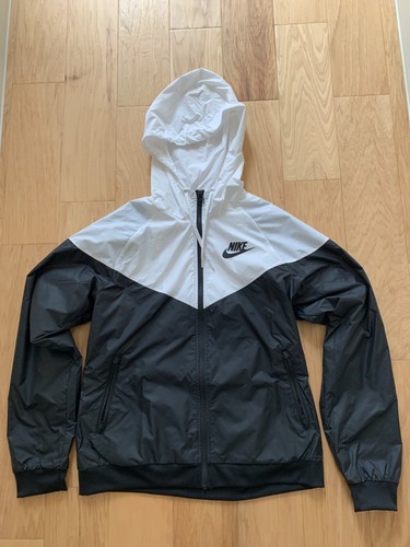 Womens Nike Sportswear Windrunner Windbreaker Size Medium CN6910-011 New w/tag | eBay