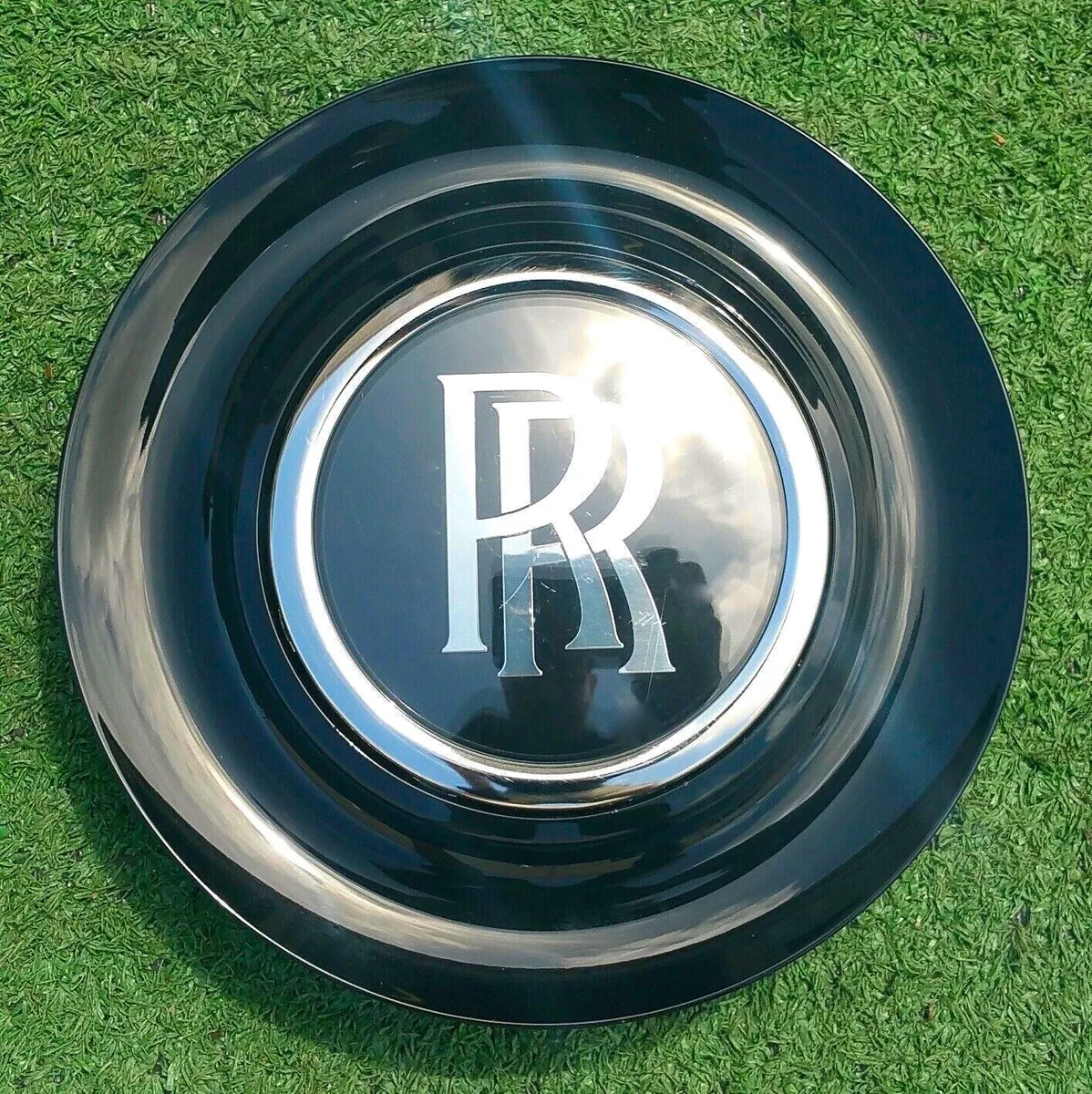 emeka oluwa on Twitter Custom floating Rolls Royce center caps When the  wheels are spinning the center cap just floats and doesnt spin  httptcogYIJTNHn2B  Twitter