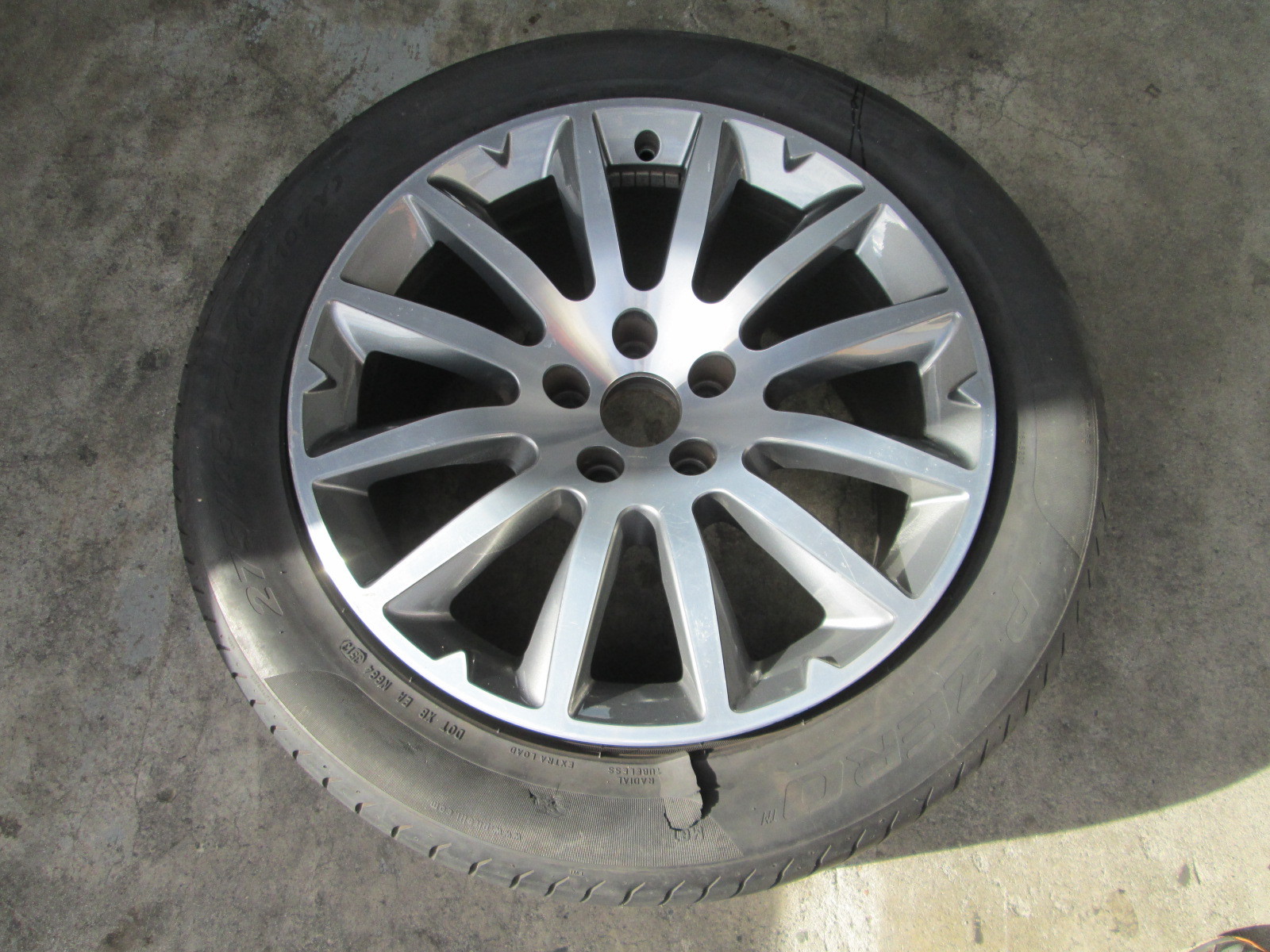 Maserati Ghibli - Rear Wheel / Rim USED # 670010981 