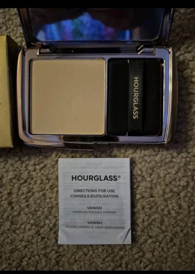 AERÓGRAFO HOURGLASS VANISH POLVO PRENSADO TRANSLÚCIDO MEDIO Foto 2 de 4