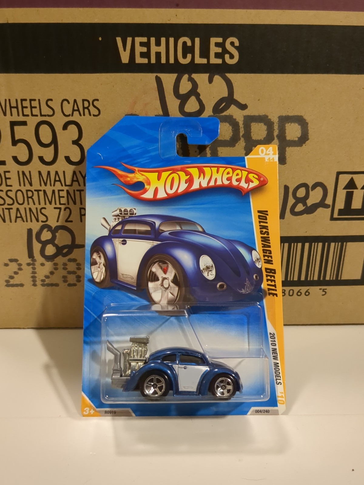 2010 Hot Wheels NEW MODELS VOLKSWAGEN BEETLE Blue # 04
