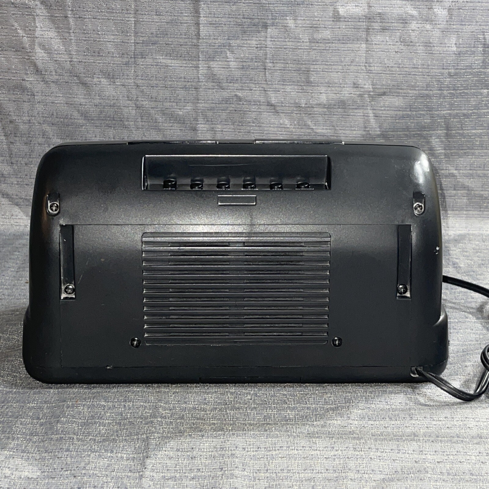 Lenoxx Sound Model CR773 Digital Dual Alarm AM/FM Clock Radio Large