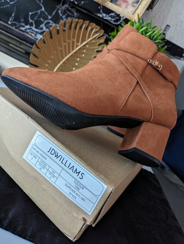 Ladies Shoes Block Heel Size 7 Suede  - Picture 2 of 6