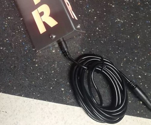 Letrero Iluminado "ON AIR" Aluminio 120V con Cable de 10 pies. Mando a distancia y Bluetooth. 18 pulgadas - Imagen 5 de 5