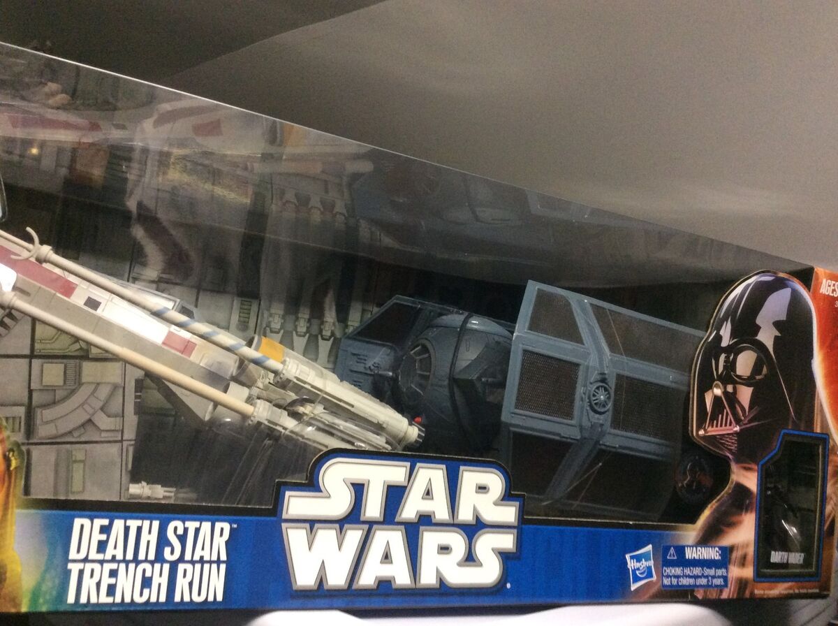 Hasbro Star Wars Death Star Trench Run w/Three 3.75 Hasbro Star Wars Death Star Trench Run w/Three 3.75