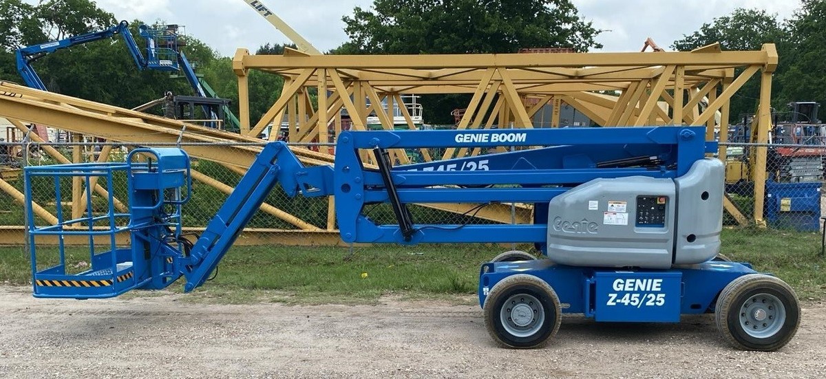 2014 Genie Z-45/25J 45' Electric Articulating Boom Lift - 970hrs
