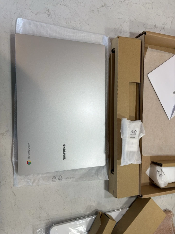 Samsung Galaxy Chromebook Go 14 in Intel Celeron 4GB RAM 32GB SSD Laptop -... - Image 4 of 4