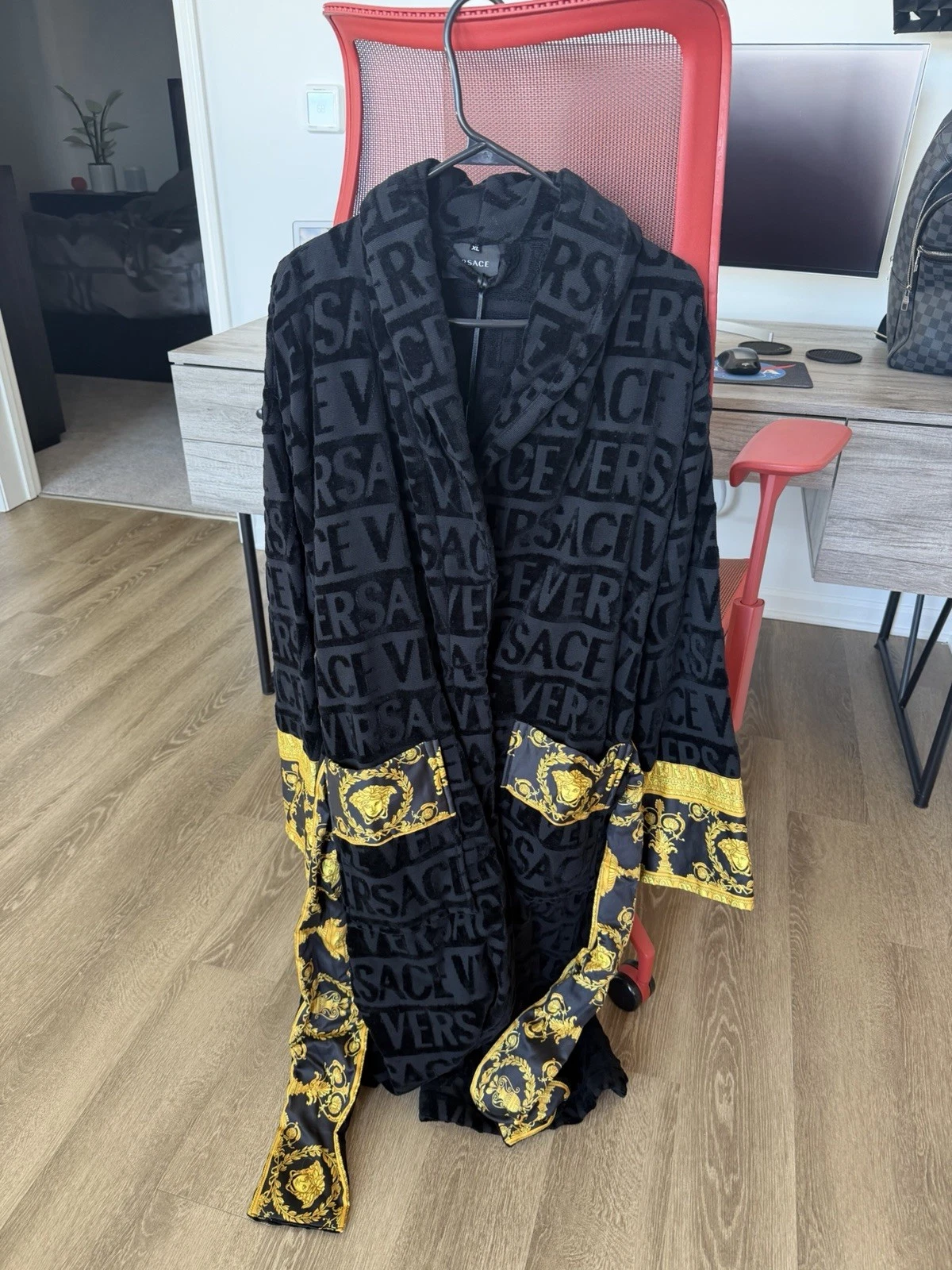 Versace — VERSACE  Baroque Bathrobe Mens XL Black/Gold 100% Authentic - New with Tags!!!