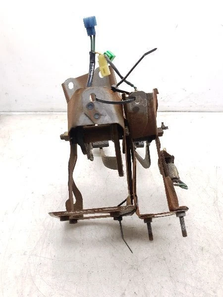 1986 TOYOTA MR2 CLUTCH AND BRAKE PEDAL ASSEMBLY - Image 2 of 4