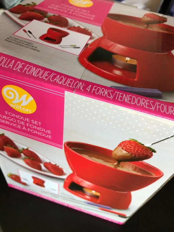 WILTON Fondue Set w/ forks for Chocolate/Dessert  Red   - Image 3 of 3
