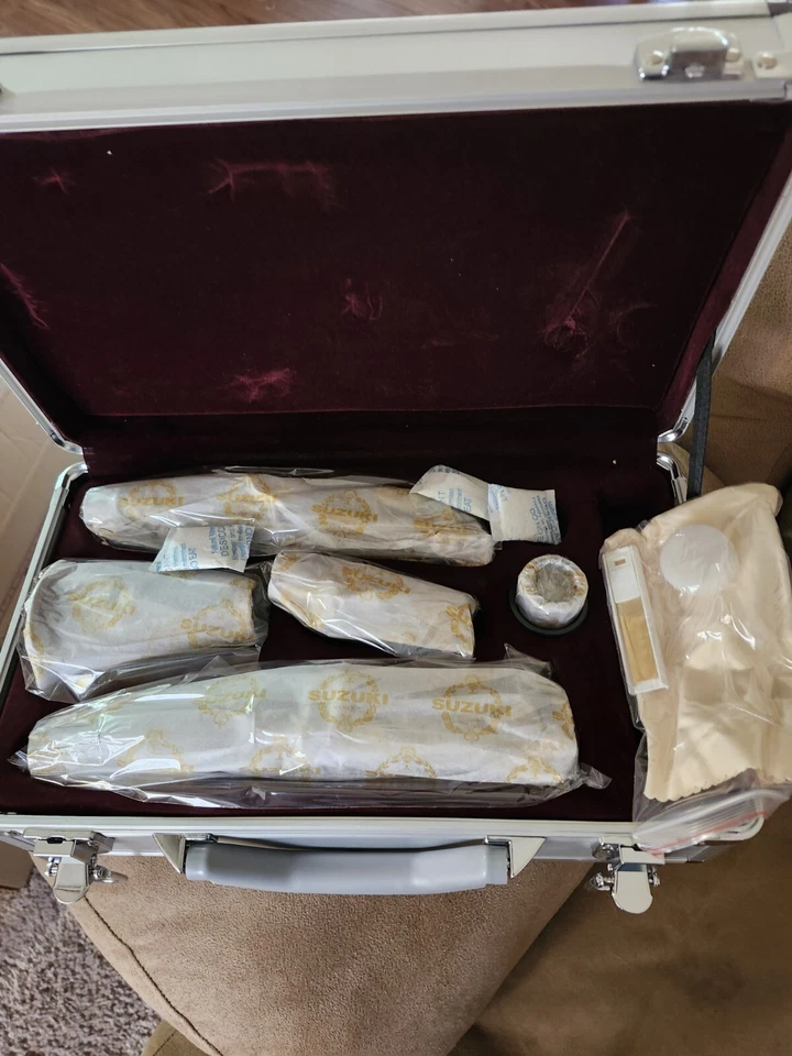 Clarinete Suzuki Musique Bb con estuche nuevo Foto 4 de 4