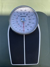 Healthometer 160KL 400 lb/180Kg Capacity Raised Dial Floor Scale