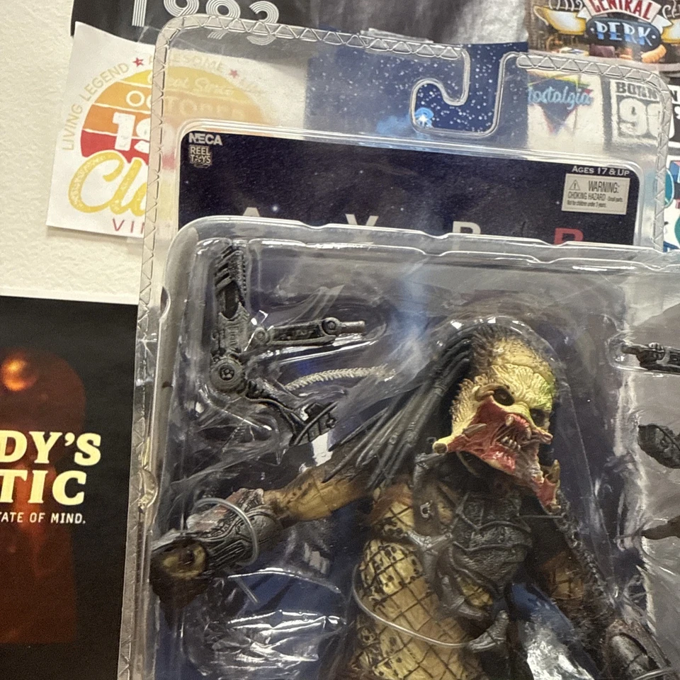 2008 Aliens vs Predator Requiem MISB 8" Predator The Wolf Open Mouth Figure NECA - Image 3 of 4