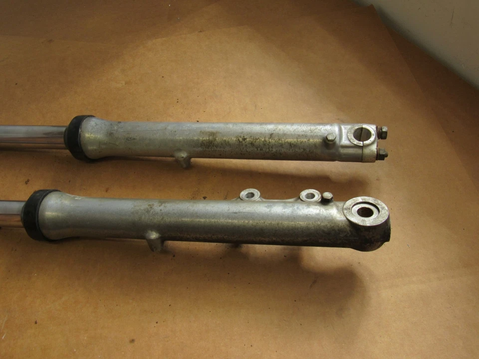 Honda CM400T 1979 horquillas delanteras tubos patas Foto 2 de 4