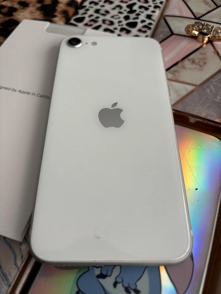 Apple iPhone SE 2022 (3rd Gen) - 64GB -white  Unlocked- Excellent Condition, photo 4 of 5