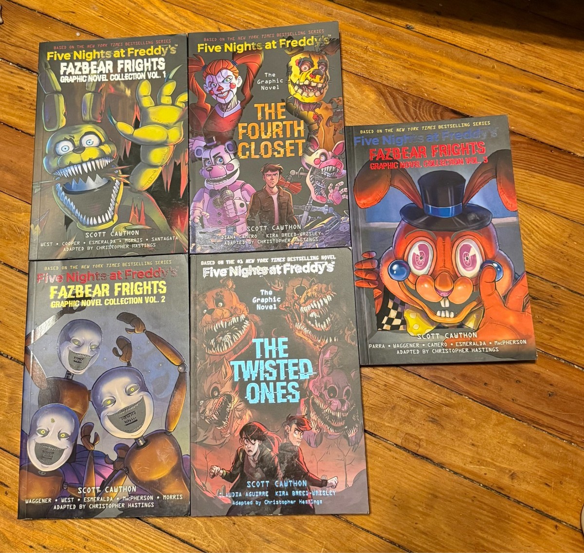 Lot of 5 Five Nights at Freddy's Fazbear Frights comic paperbacks