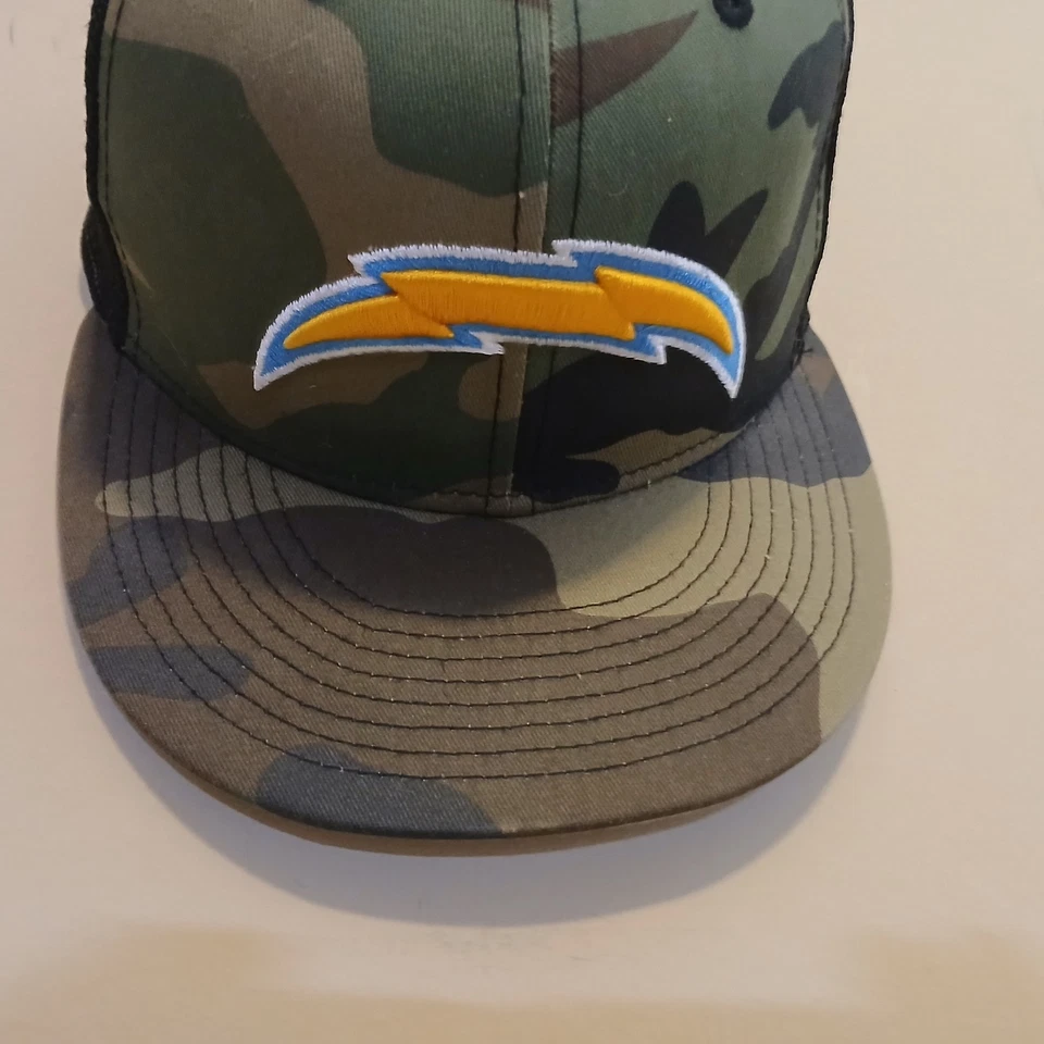 Gorra ajustable Los Angeles Chargers camuflada New Era 9Fifty Trucker Snapback NFL Foto 3 de 4