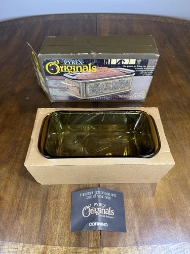 Pyrex Fireside Bakeware Loaf Dish & One Decorated Metal Server 2135-F NOS VTG