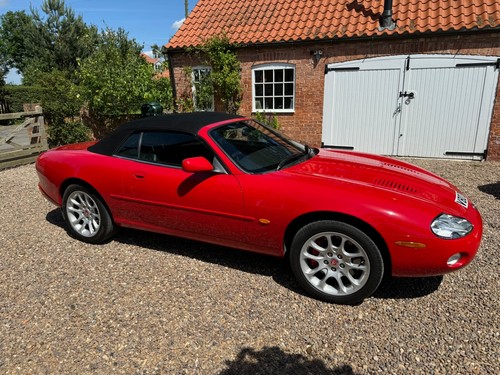 Jaguar XKR Convertible 4.0L 2001 - Picture 3 of 16