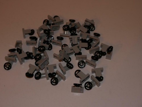 Lego 47 Stück Konsole mit Lenkrad Steuerrad Auto light bluish grau 3829c01