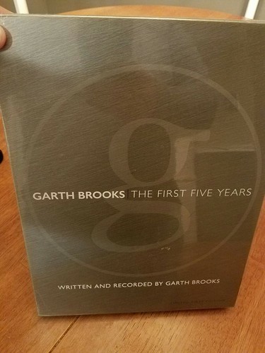 Garth Brooks The Anthology Part 1 - The First 5 Years - Book & 5 CD's. NEW! - Picture 5 of 7