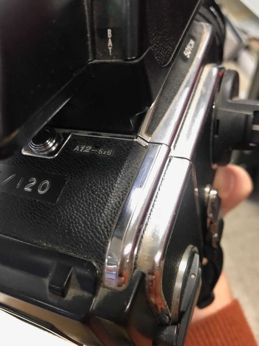 HASSELBLAD 501CM CAMERA 80MM CF F/2.8 T* A12 Original NICE HASSELBLAD 501CM CAMERA 80MM CF F/2.8 T* A12 Original NICE