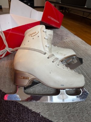 Edea Chorus figure skates size 215, Pattern 99 size 8 