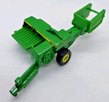 ERTL 1.64 John Deere 338 Baler 