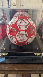 Arsenal 2015/16 Squad Signed Soccer Ball w/ Display Case & Authentication