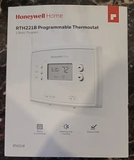 Honeywell 1-Week Programmable Thermostat (RTH221B1039)*399-9 (MISSING PARTS)