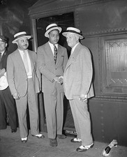 New York Joe Louis returned to New York City Aug 4 to start traini- Old Photo
