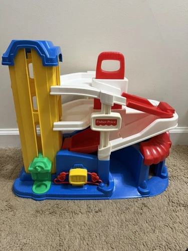 Vintage 1995 Fisher Price Car Garage Parking Ramp Elevator #2393 Little People