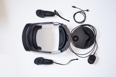Meta Quest Pro 256 GB Virtual Reality Headset W/Controller & Charger Black